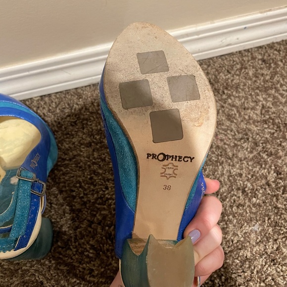 Prophecy Heels - Picture 4 of 4